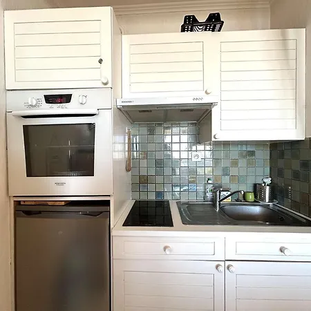 Manureva, - Face - - Lb538-001 Apartment